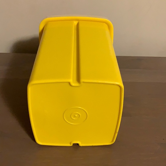 Tupperware Vintage “Pick-a-Deli” Pickle Container - Picture 3 of 7